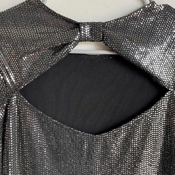 Saylor Mini Dress Metallic Silver Black Back Cut Out NWT Sz XS Polina Disco - Picture 8 of 11